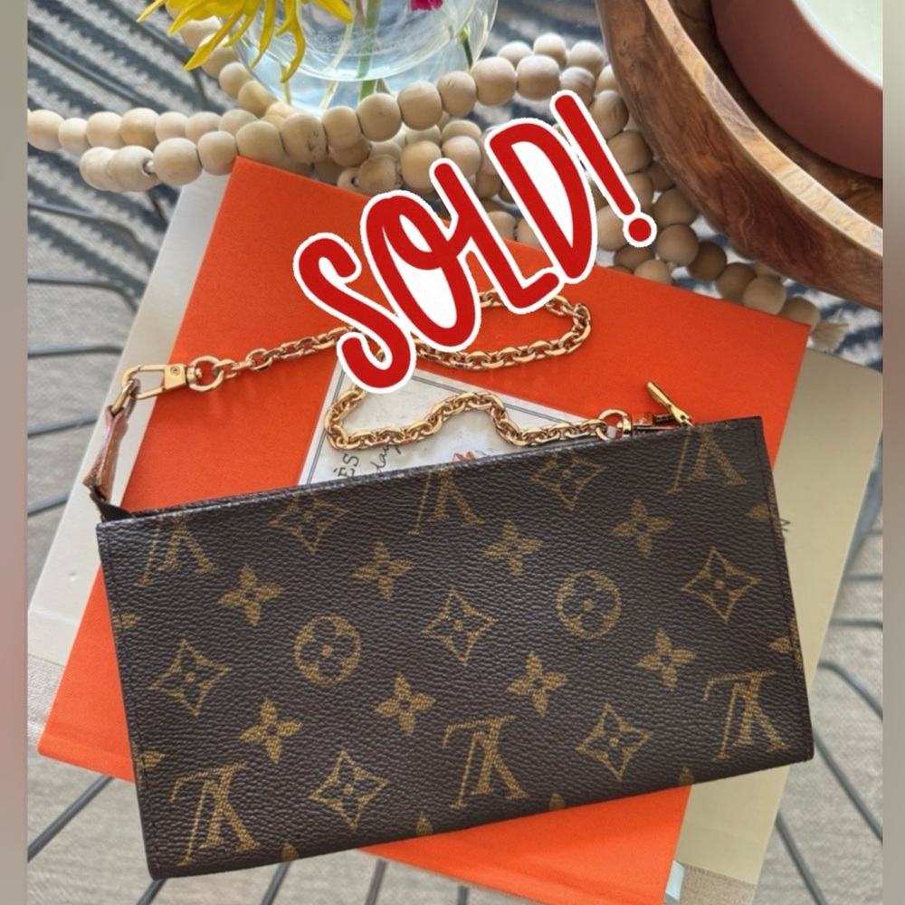 Louis Vuitton Monogram GM Pochette Clutch Pouch Mini Bag. Excellent Condition.
